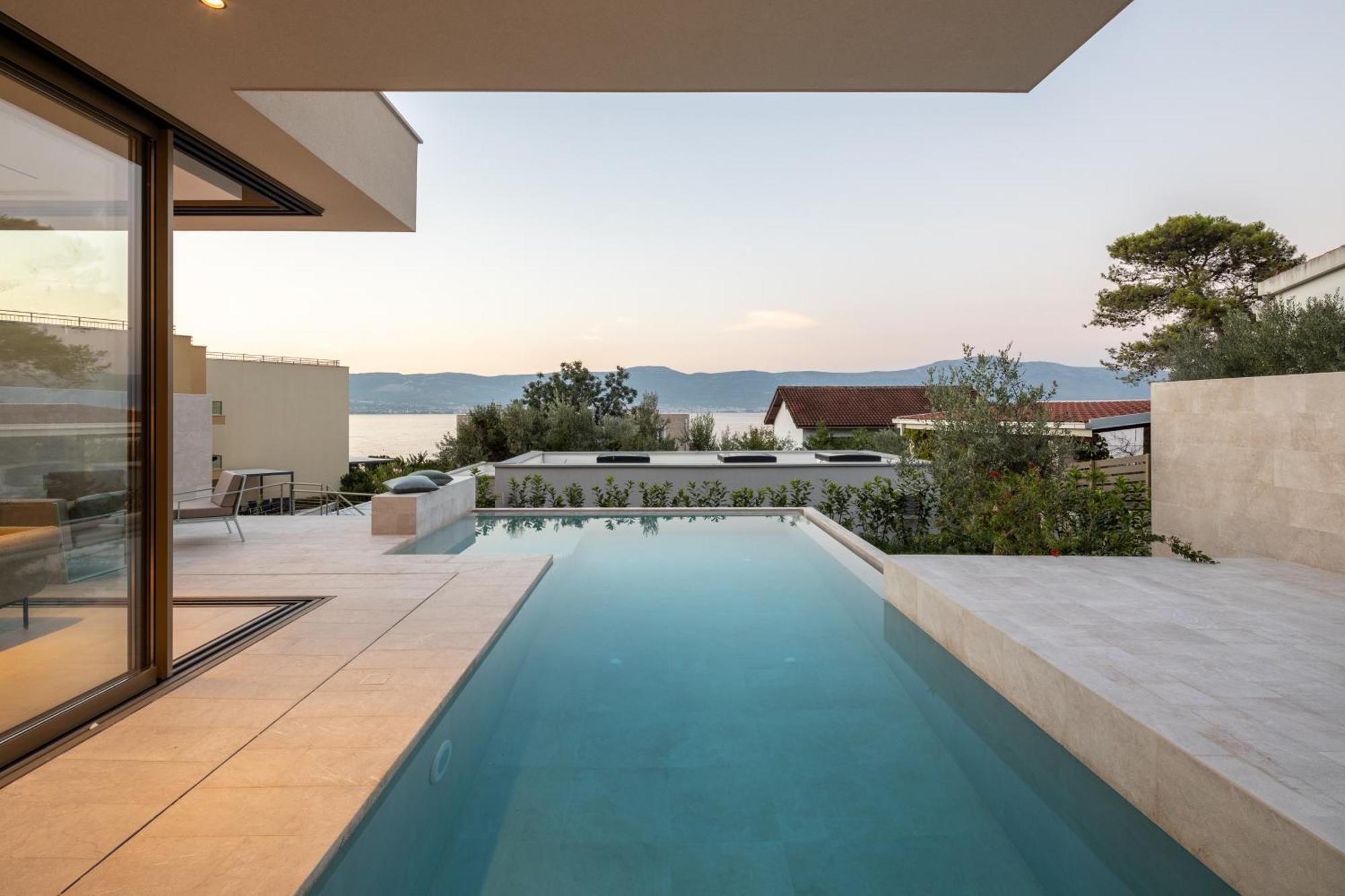 Acadia Beach Villas & Apartments Slatine Exterior photo