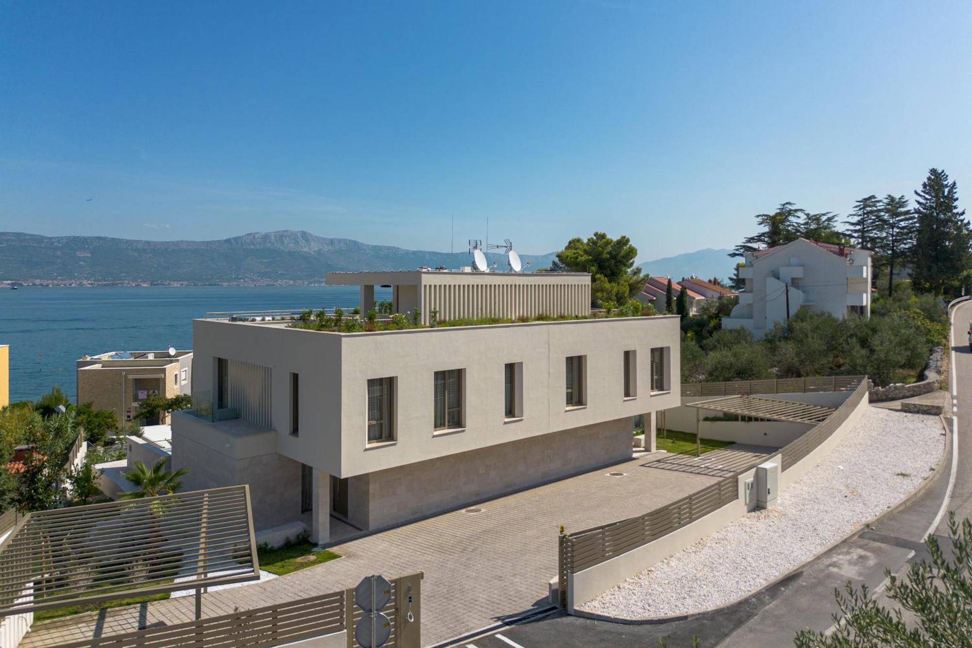 Acadia Beach Villas & Apartments Slatine Exterior photo