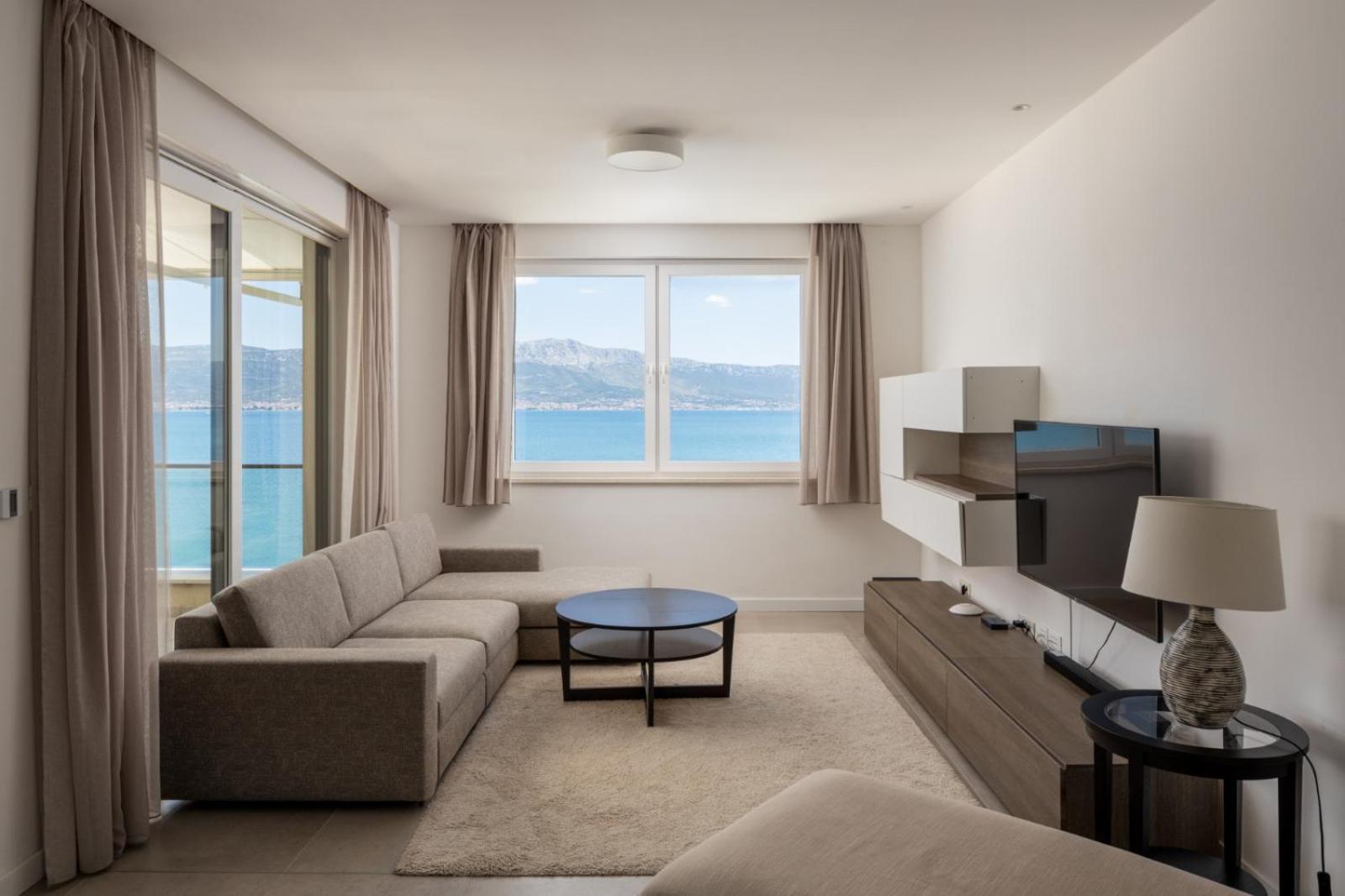 Acadia Beach Villas & Apartments Slatine Exterior photo