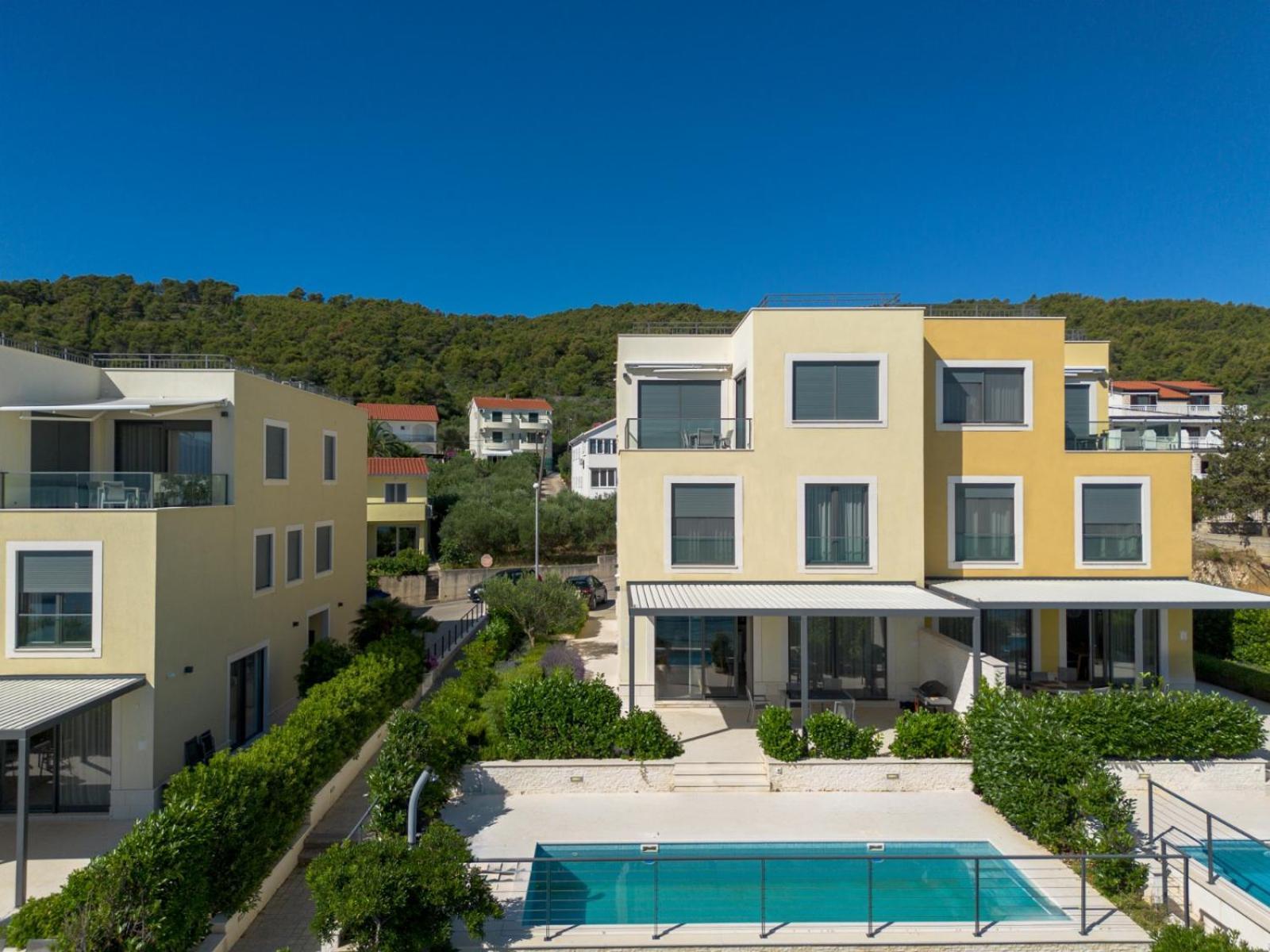 Acadia Beach Villas & Apartments Slatine Exterior photo